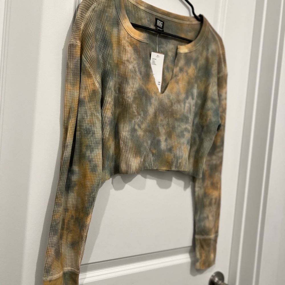 BDG Gray Long Sleeve Crop Sweatshirt with Relaxed Fit